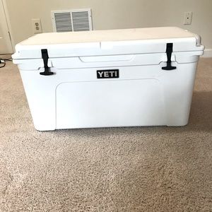 Yeti Tundra 75 Cooler